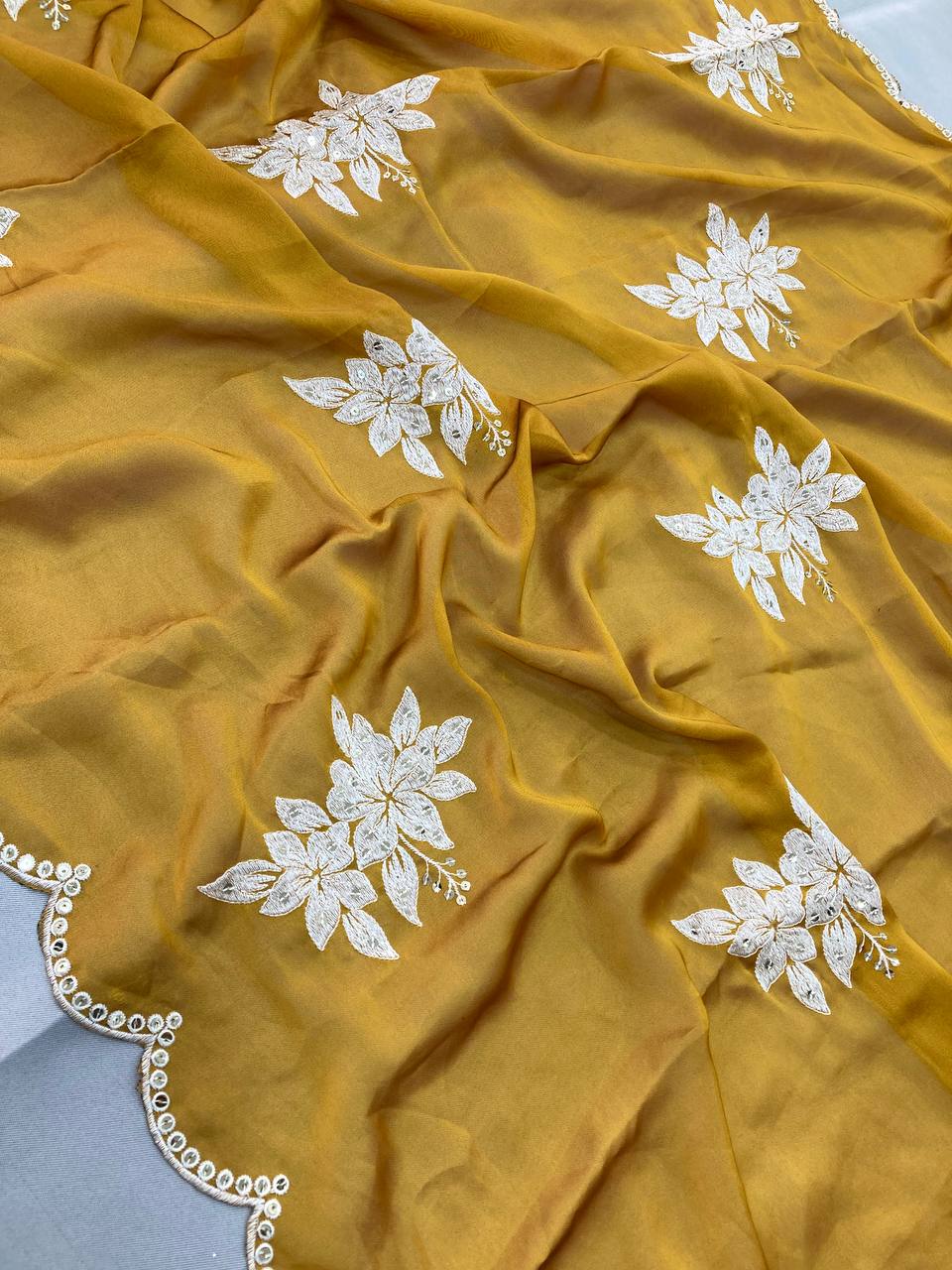 Looking some one for this same colour beautiful Saree