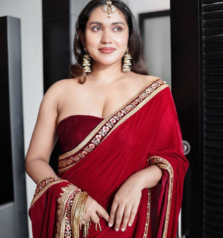 9000 Velvet Beautiful Embroidered Lavender Border Saree