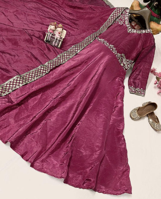 VÊTEMENTS DE COURSE TENDANCE HAUT EN FAUSSE GEORGETTE BRODERIE EN FIL DE COTON