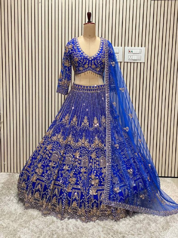 Sehen Sie umwerfend aus in diesem wunderschönen cremefarbenen Lehenga-Set