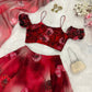 Sehen Sie umwerfend aus in diesem wunderschönen cremefarbenen Lehenga-Set