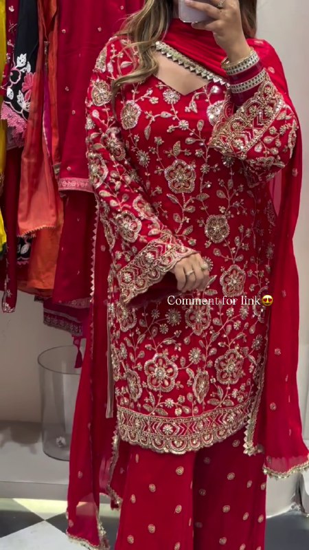 Neue Kollektion aus Georgette-Imitat mit aufwendiger Stickerei