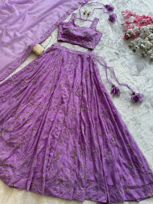 NEUES DREITEILIGES WESTERN-OUTFIT FÜR DIE TRENDIGE HOCHZEITSSAISON