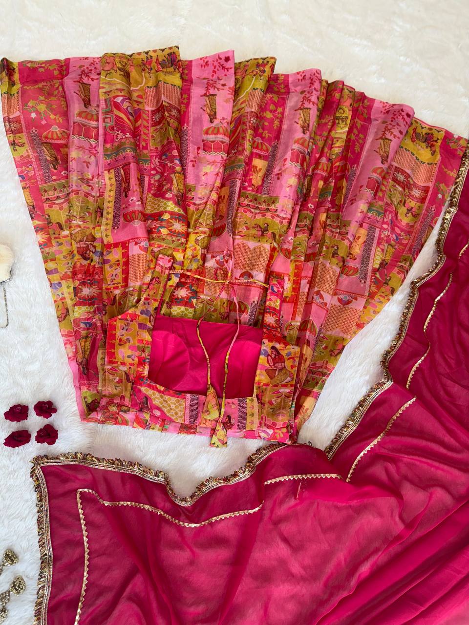 Präsentation des exklusiven Anarkali-Shooting-Designs