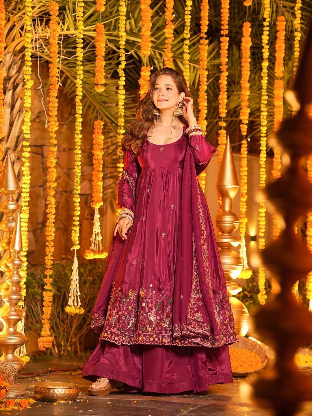 Presenting New Đěsigner Anarkali Suit In New Fancy Style