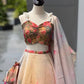 Sehen Sie umwerfend aus in diesem wunderschönen cremefarbenen Lehenga-Set