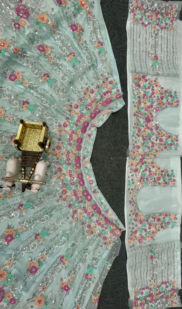 NEUES DREITEILIGES WESTERN-OUTFIT FÜR DIE TRENDIGE HOCHZEITSSAISON