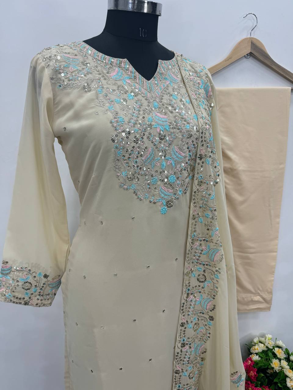 NEW DESIGNER WEAR HEAVY EMBROIDERED SEQUINS WORK 3 PIS SUIT SET