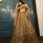 Sehen Sie umwerfend aus in diesem wunderschönen cremefarbenen Lehenga-Set