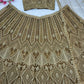 Sehen Sie umwerfend aus in diesem wunderschönen cremefarbenen Lehenga-Set