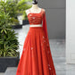 Sehen Sie umwerfend aus in diesem wunderschönen cremefarbenen Lehenga-Set