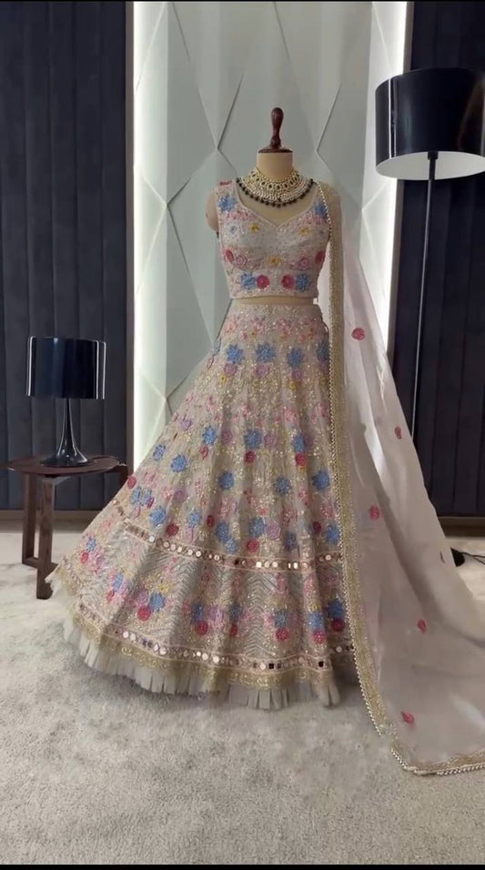 Einführung eines 4 Meter ausgestellten Coding Sequins Work Lehenga