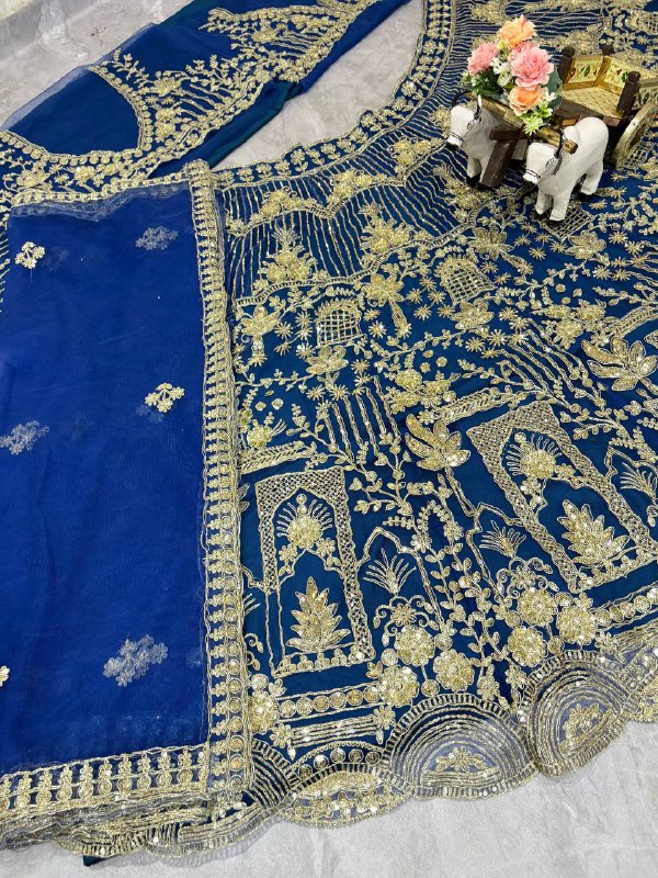 Einführung eines 4 Meter ausgestellten Coding Sequins Work Lehenga