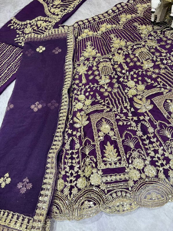 Einführung eines 4 Meter ausgestellten Coding Sequins Work Lehenga