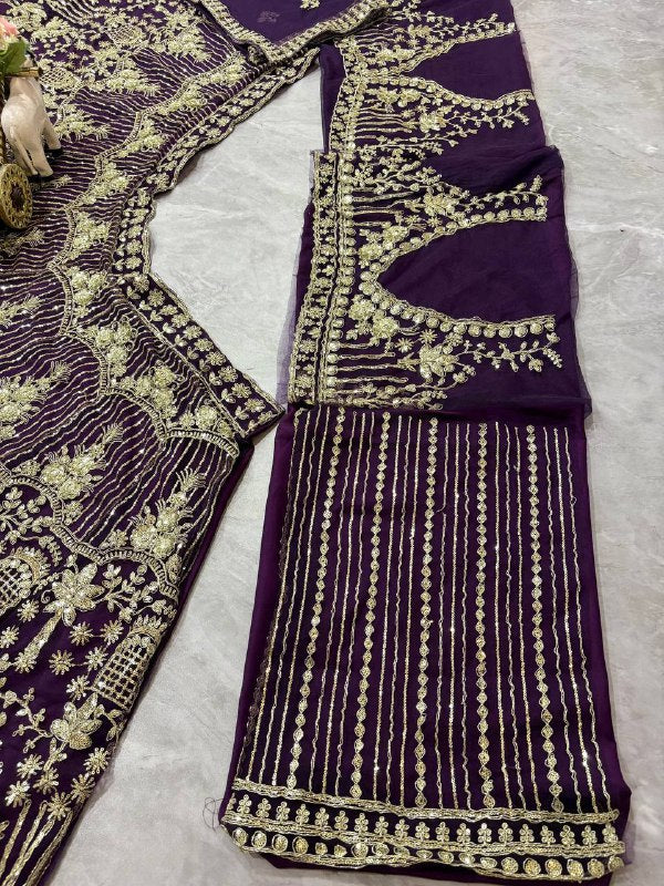 Einführung eines 4 Meter ausgestellten Coding Sequins Work Lehenga