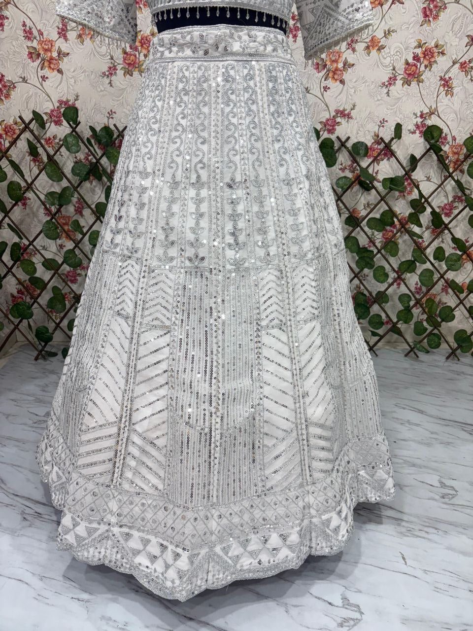 NEUES DREITEILIGES WESTERN-OUTFIT FÜR DIE TRENDIGE HOCHZEITSSAISON