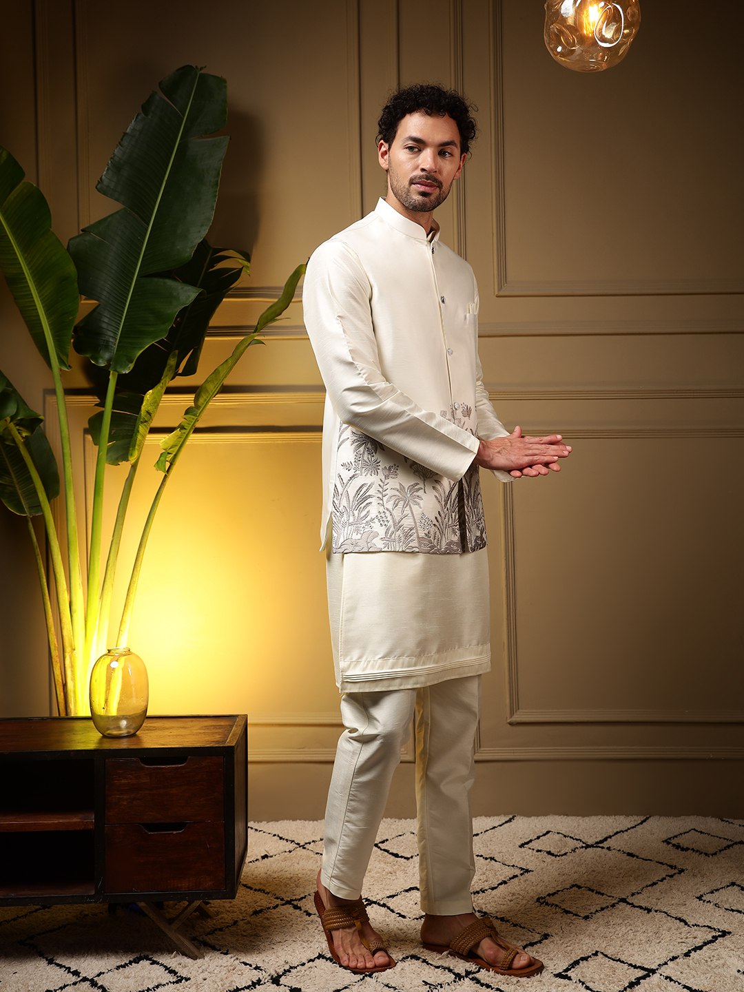 Presenting Koti Kurta With Pant set
