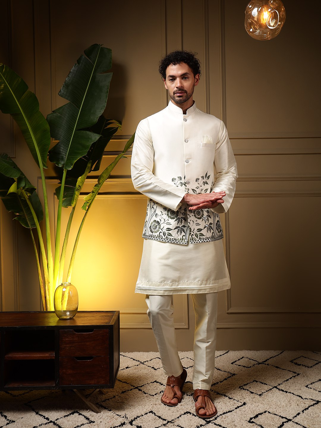 Presenting Koti Kurta With Pant set