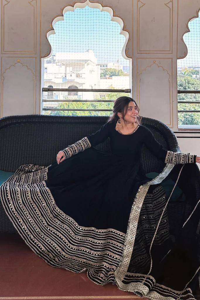 Black Embroidered Work Anarkali Suit Set SET [3 PCS]
