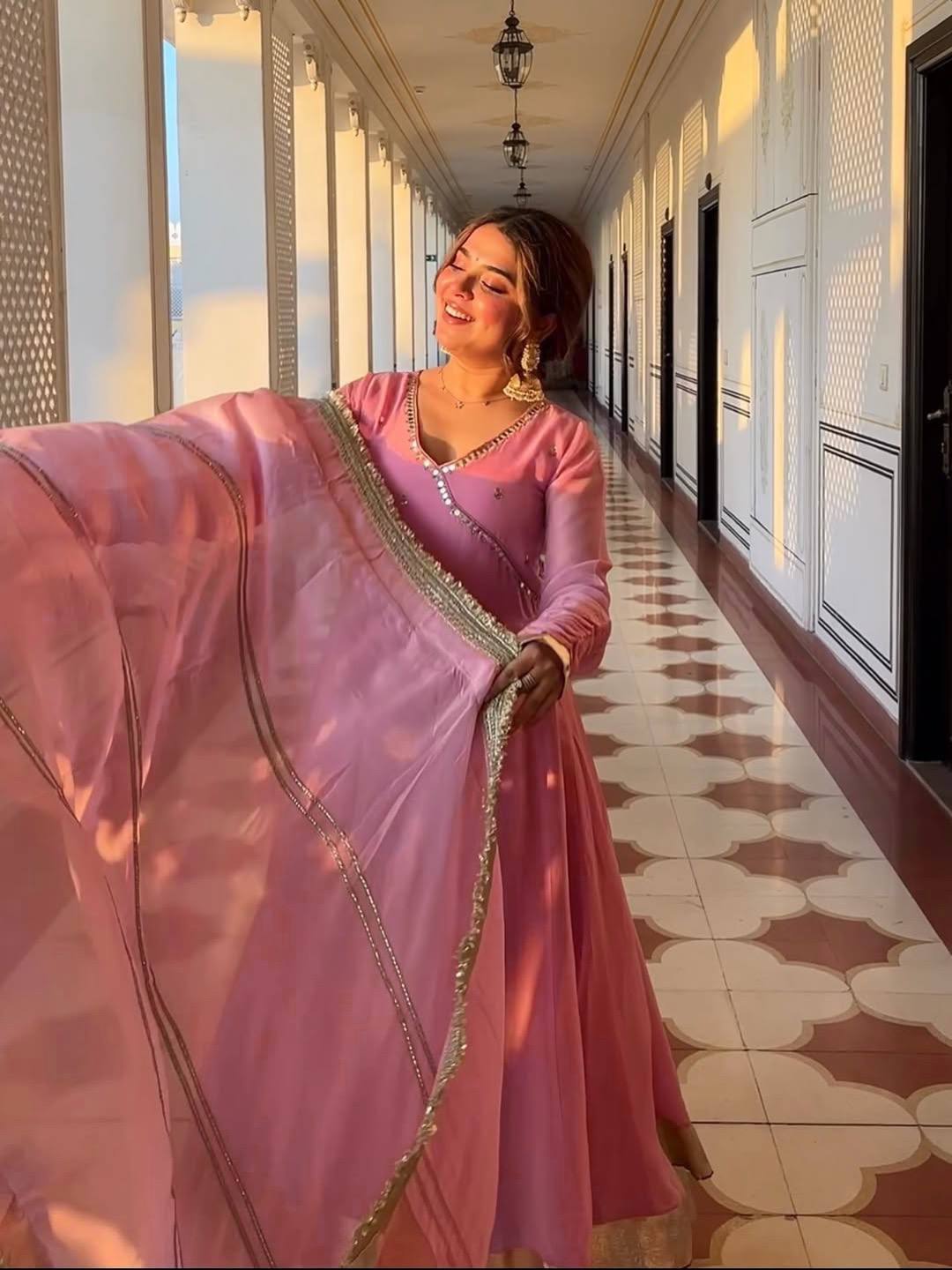 Presenting New Đěsigner Anarkali Suit In New Fancy Style