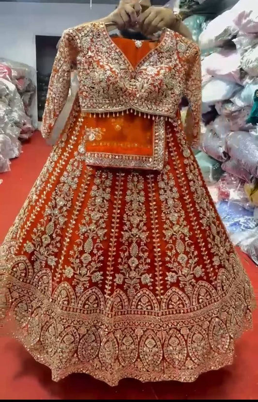 Einführung eines 4 Meter ausgestellten Coding Sequins Work Lehenga