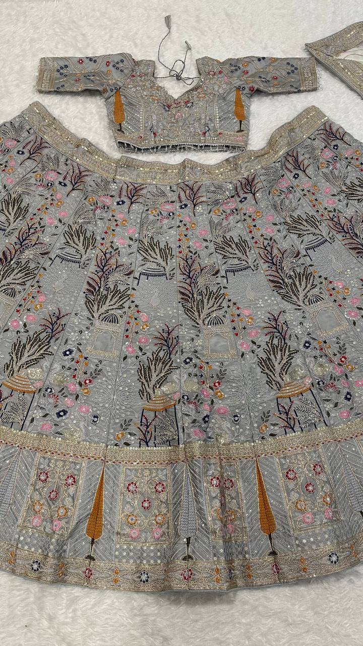 Einführung eines 4 Meter ausgestellten Coding Sequins Work Lehenga