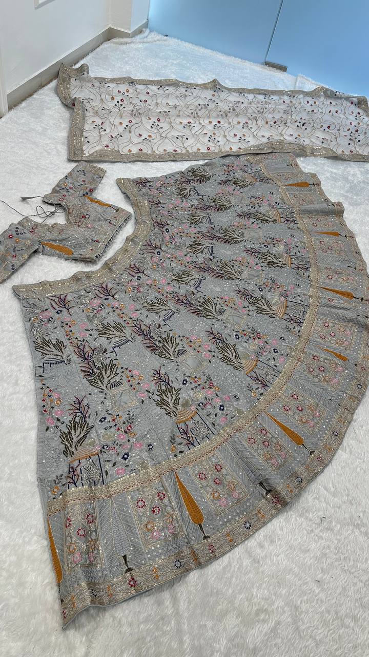 Einführung eines 4 Meter ausgestellten Coding Sequins Work Lehenga