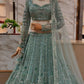 Feiern Sie den Charme der indischen Kultur mit diesem wunderschönen Lehenga-Set