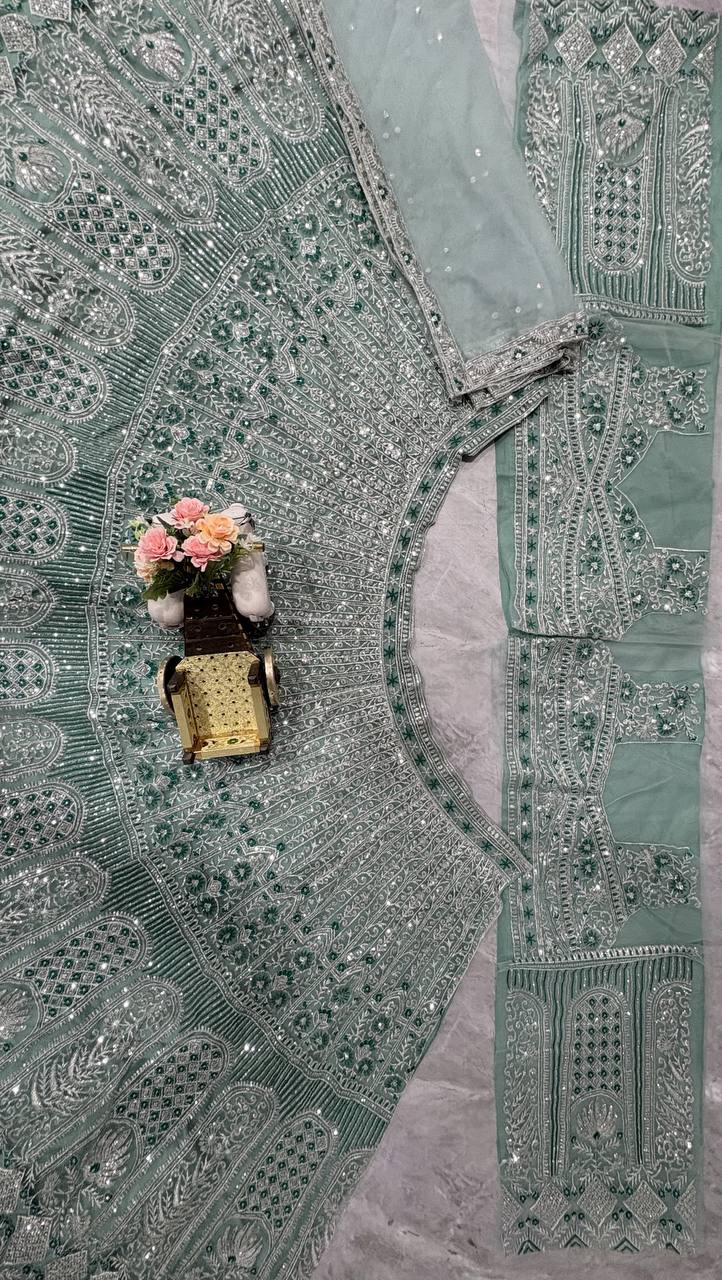 Feiern Sie den Charme der indischen Kultur mit diesem wunderschönen Lehenga-Set