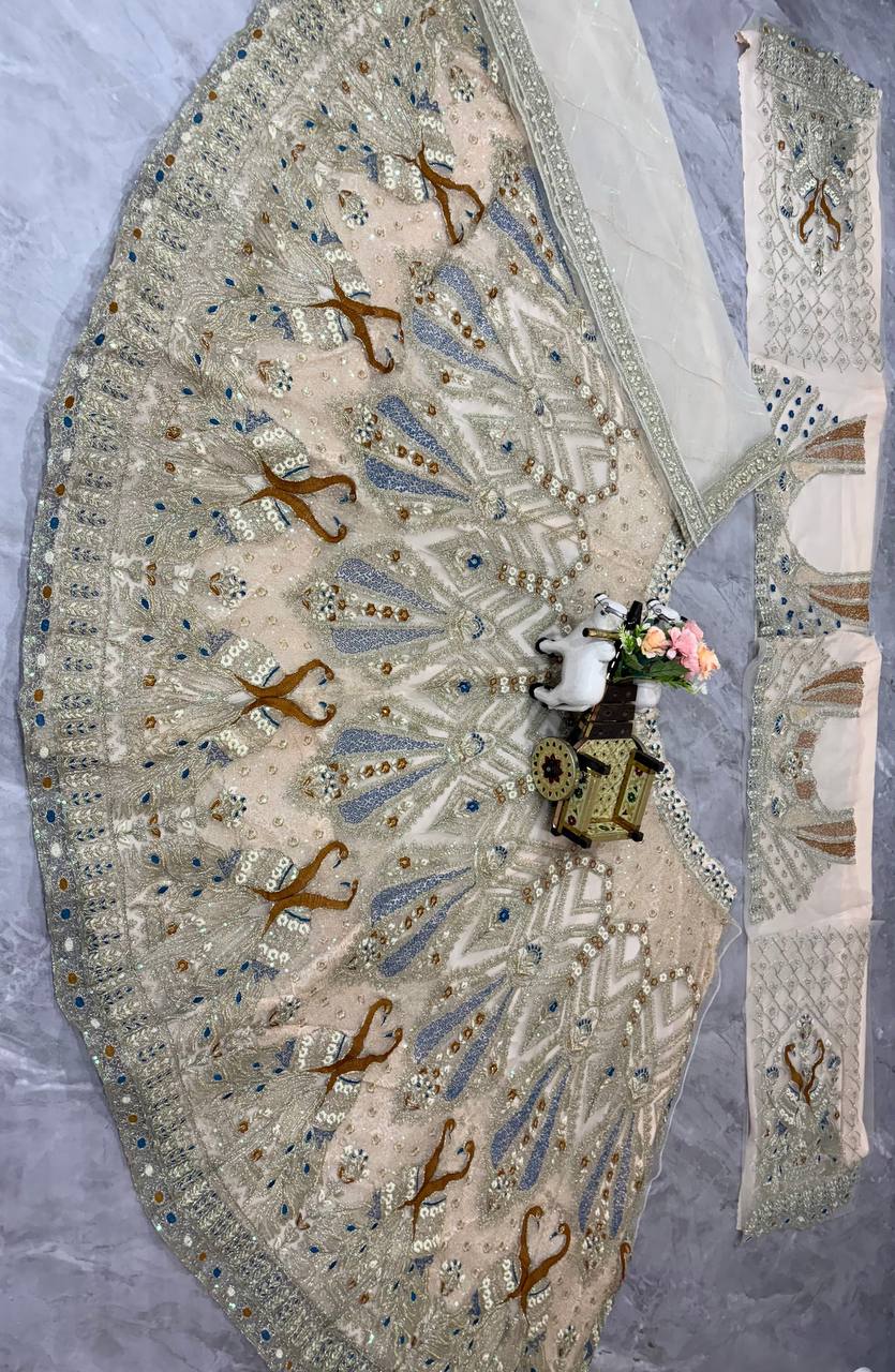 Feiern Sie den Charme der indischen Kultur mit diesem wunderschönen Lehenga-Set