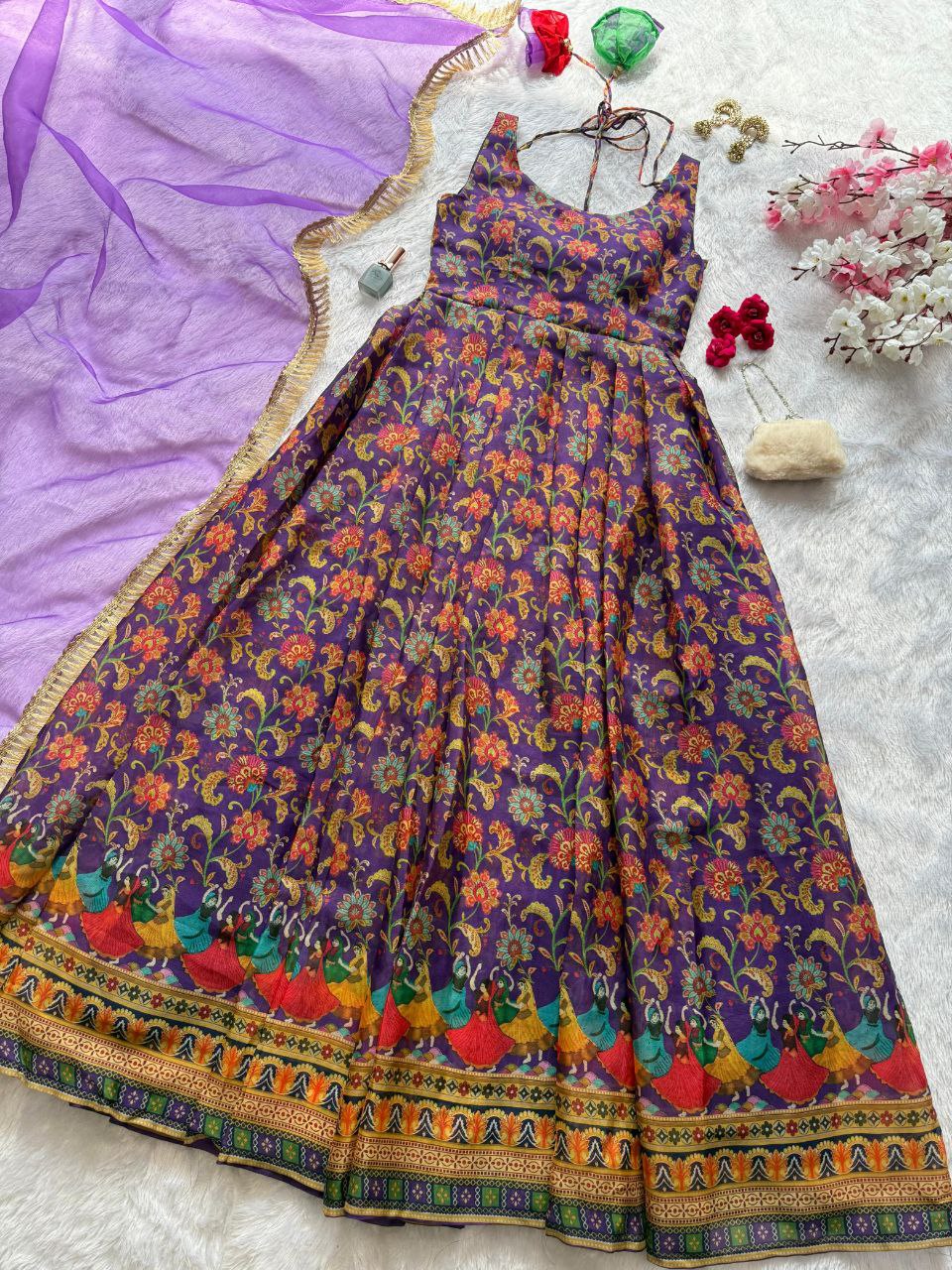 Präsentation des exklusiven Anarkali-Shooting-Designs