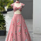 Sehen Sie umwerfend aus in diesem wunderschönen cremefarbenen Lehenga-Set