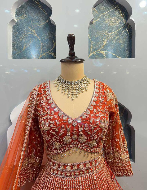 Einführung eines 4 Meter ausgestellten Coding Sequins Work Lehenga