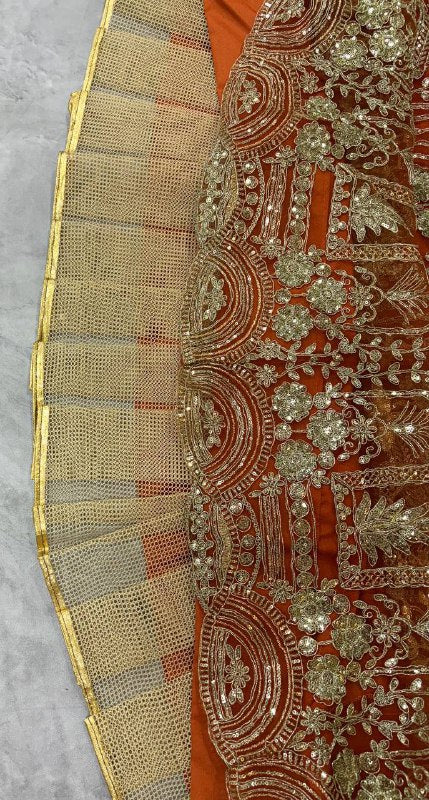 Einführung eines 4 Meter ausgestellten Coding Sequins Work Lehenga