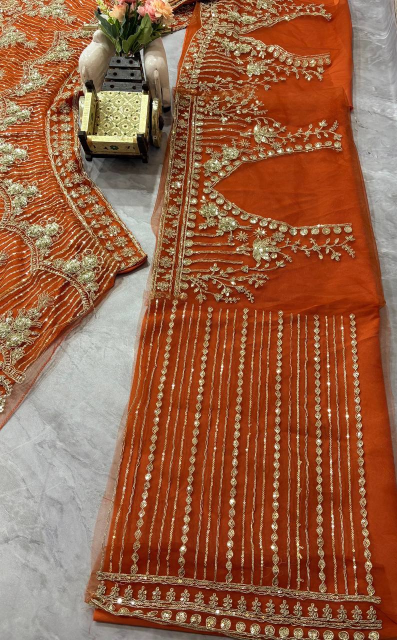Einführung eines 4 Meter ausgestellten Coding Sequins Work Lehenga