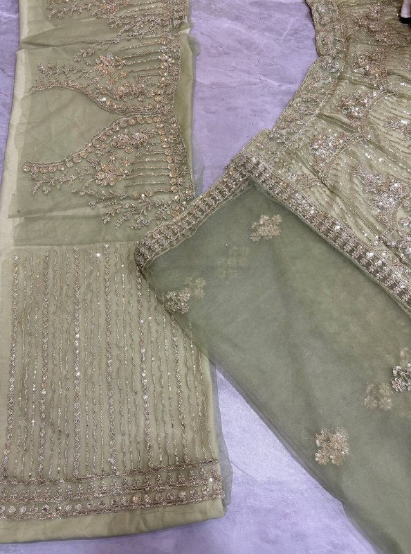 Einführung eines 4 Meter ausgestellten Coding Sequins Work Lehenga