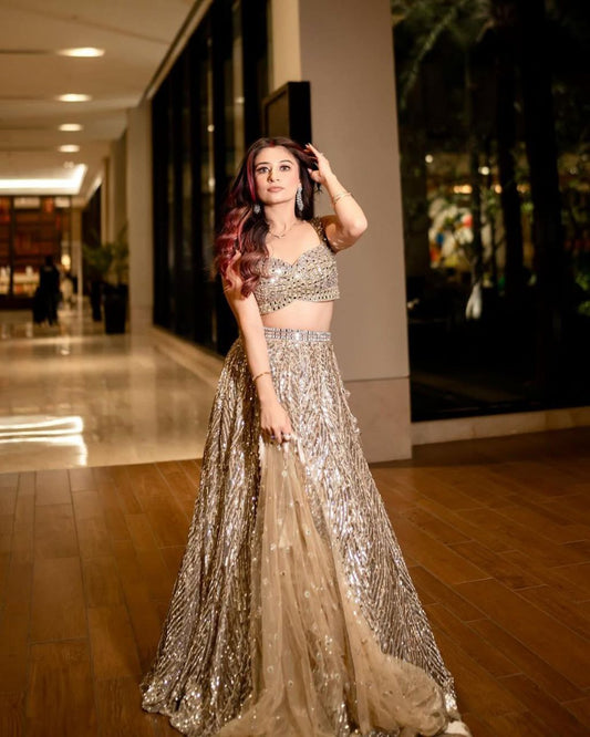 NEUES DREITEILIGES WESTERN-OUTFIT FÜR DIE TRENDIGE HOCHZEITSSAISON