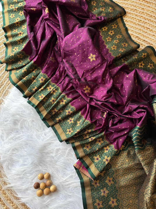 elegance with this exquisite Banarasi weaving silk