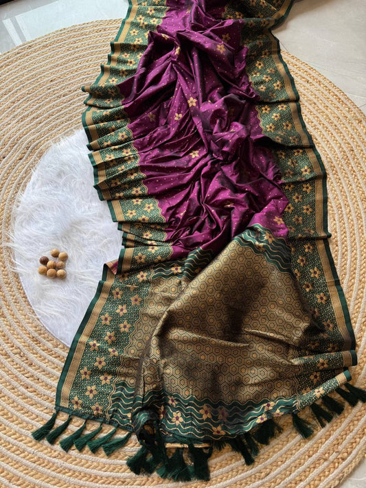 elegance with this exquisite Banarasi weaving silk