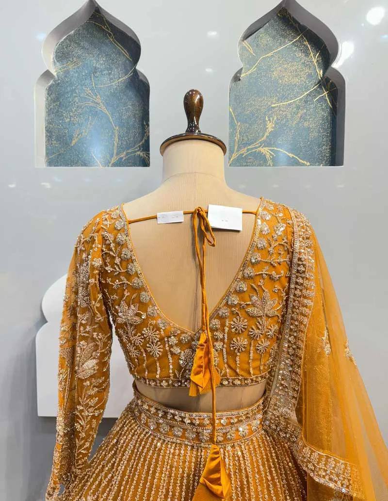 Einführung eines 4 Meter ausgestellten Coding Sequins Work Lehenga