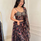 Sehen Sie umwerfend aus in diesem wunderschönen cremefarbenen Lehenga-Set