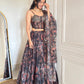 Sehen Sie umwerfend aus in diesem wunderschönen cremefarbenen Lehenga-Set