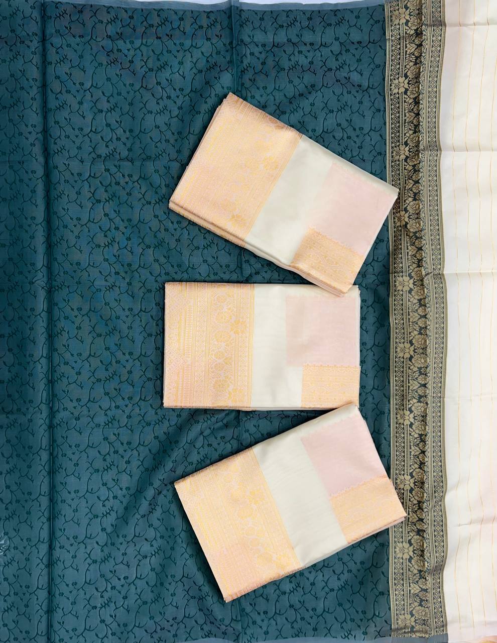 bordure jacquard zari avec doublure zari en sari complet