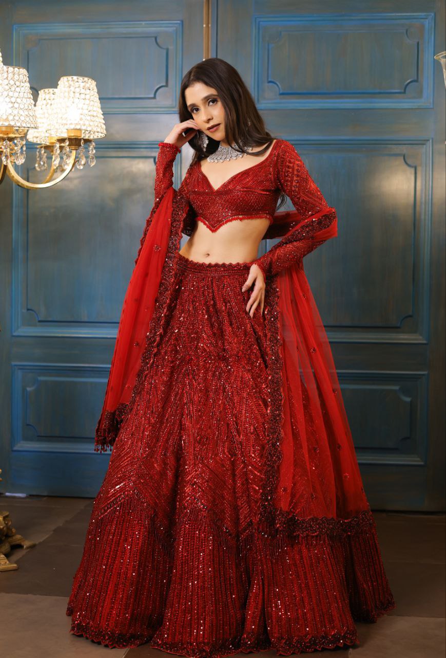 NEUES DREITEILIGES WESTERN-OUTFIT FÜR DIE TRENDIGE HOCHZEITSSAISON
