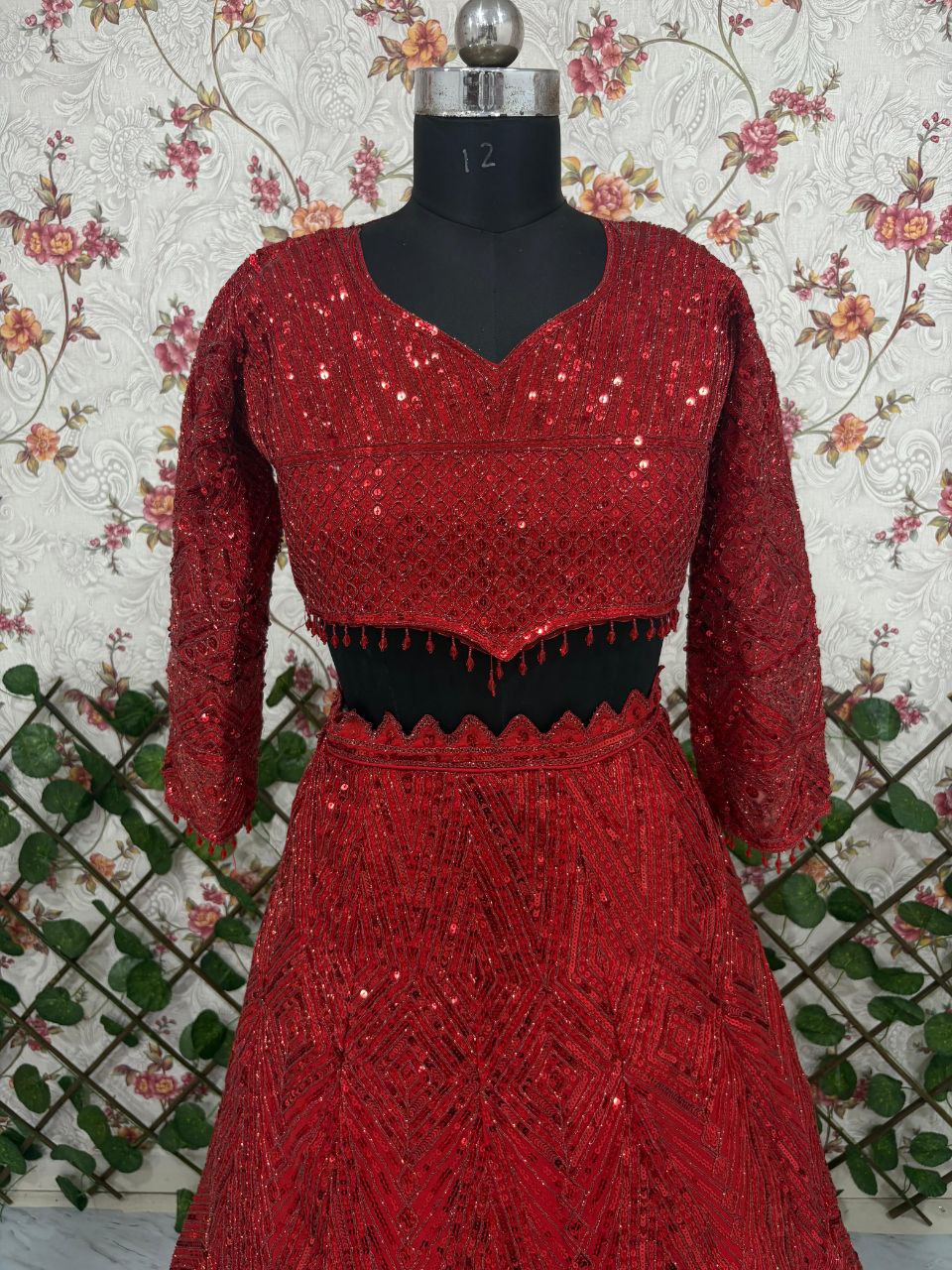 NEUES DREITEILIGES WESTERN-OUTFIT FÜR DIE TRENDIGE HOCHZEITSSAISON
