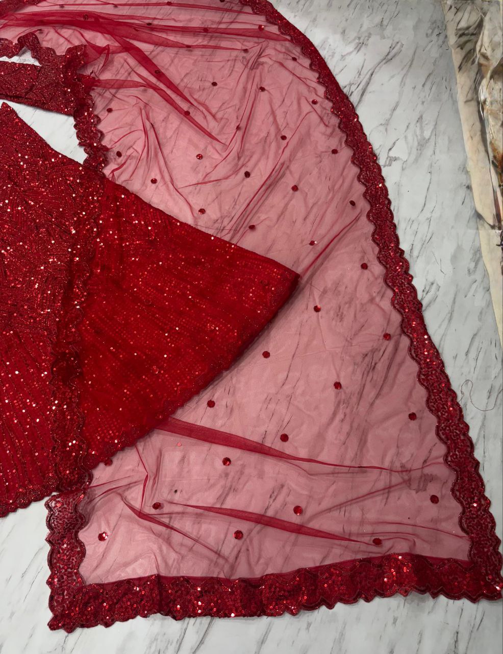 NEUES DREITEILIGES WESTERN-OUTFIT FÜR DIE TRENDIGE HOCHZEITSSAISON