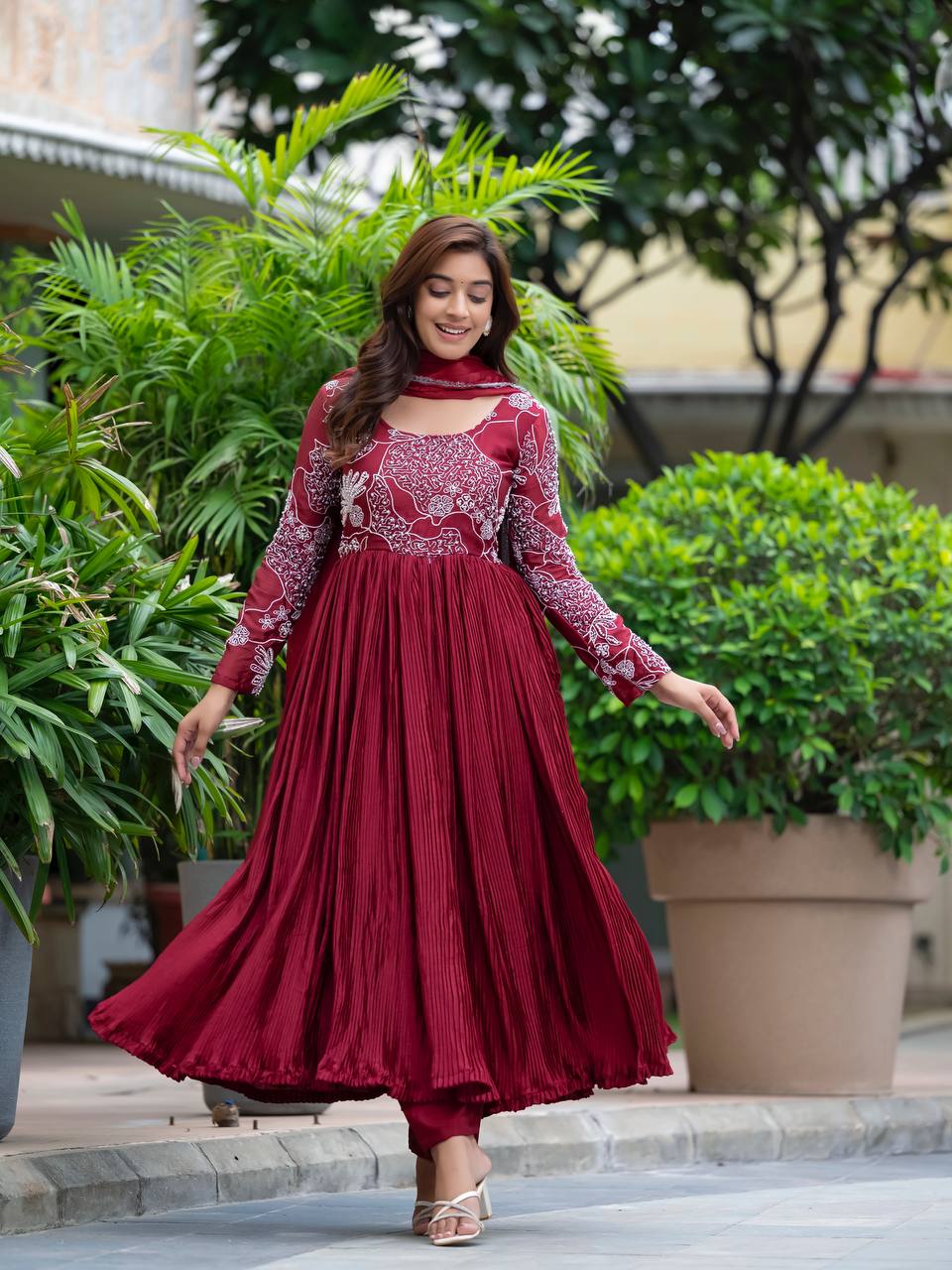 PREMIUM & LUXURIOUS DESIGNER READYMADE ALIA CUT ANARKALI SUIT