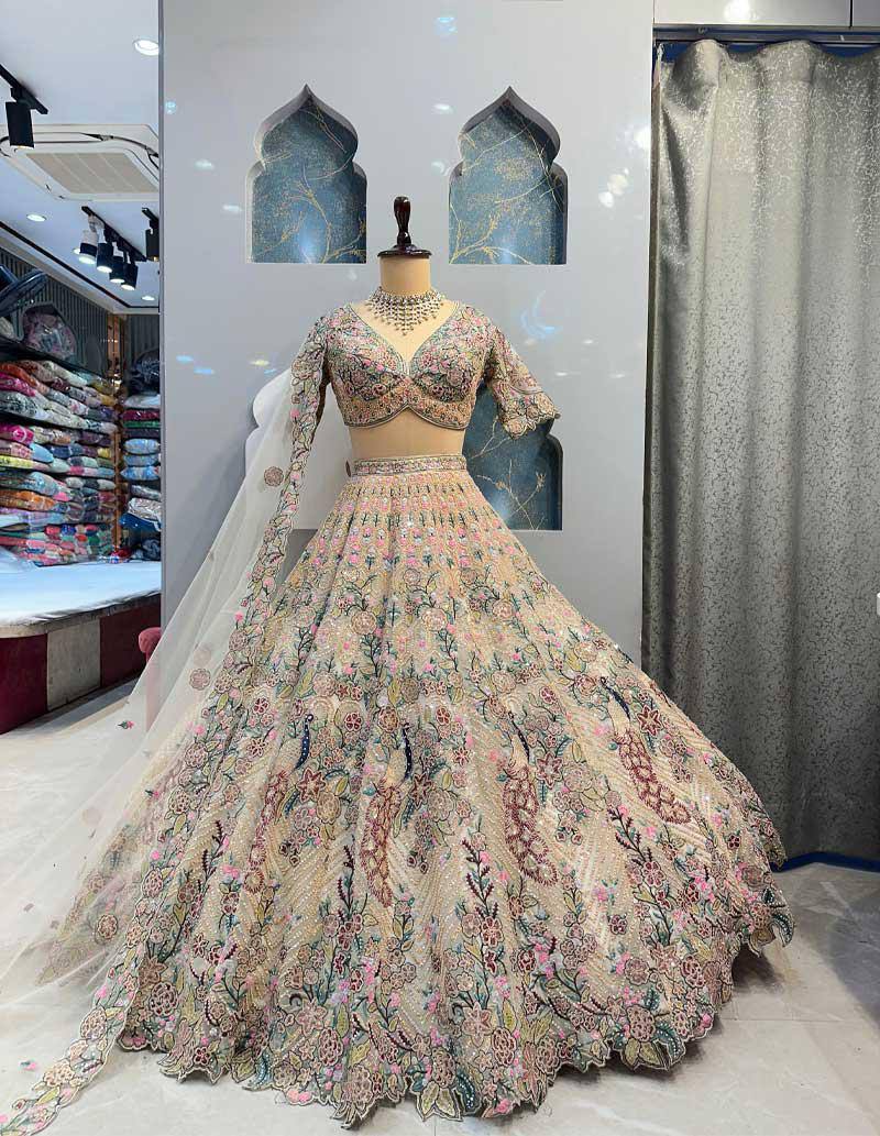 Einführung eines 4 Meter ausgestellten Coding Sequins Work Lehenga