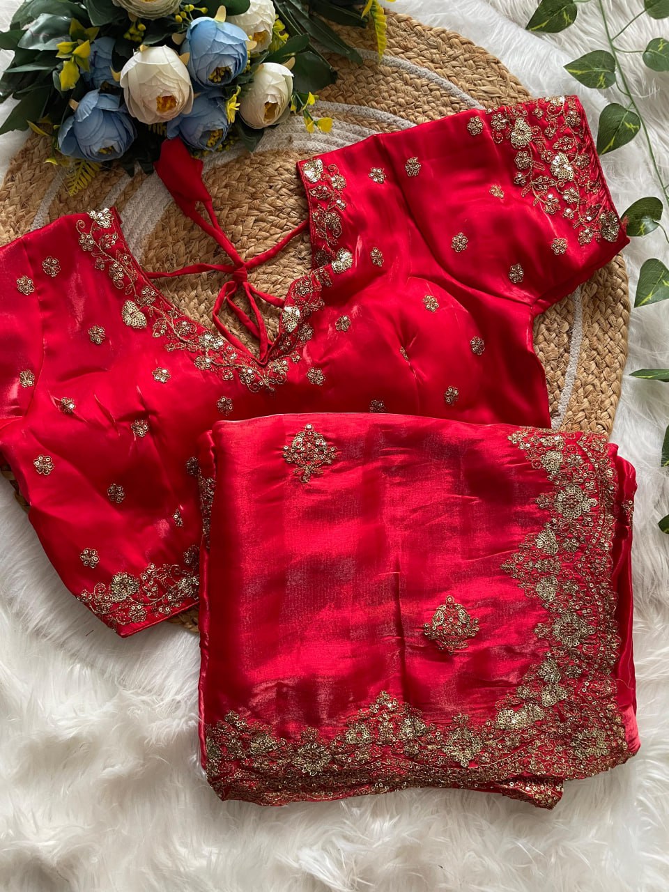 Je recherche quelqu'un pour ce magnifique sari de la même couleur