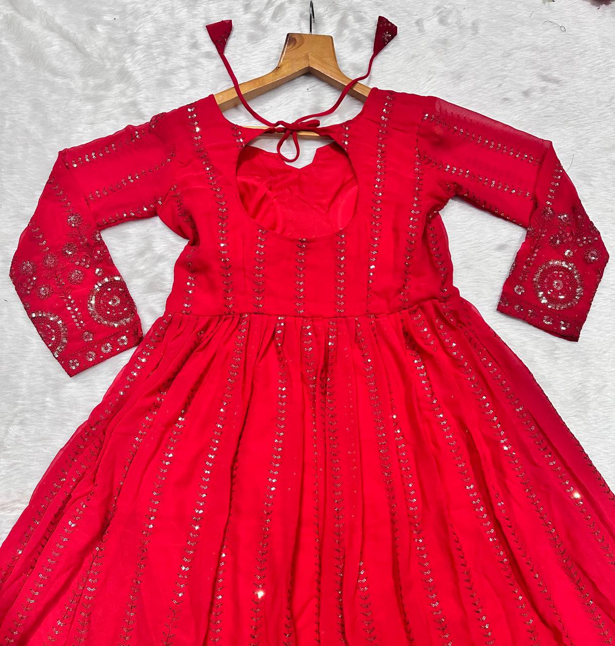 ENSEMBLE DE COSTUME ANARKALI PREMIUM PRÊT À ÊTRE FABRIQUÉ